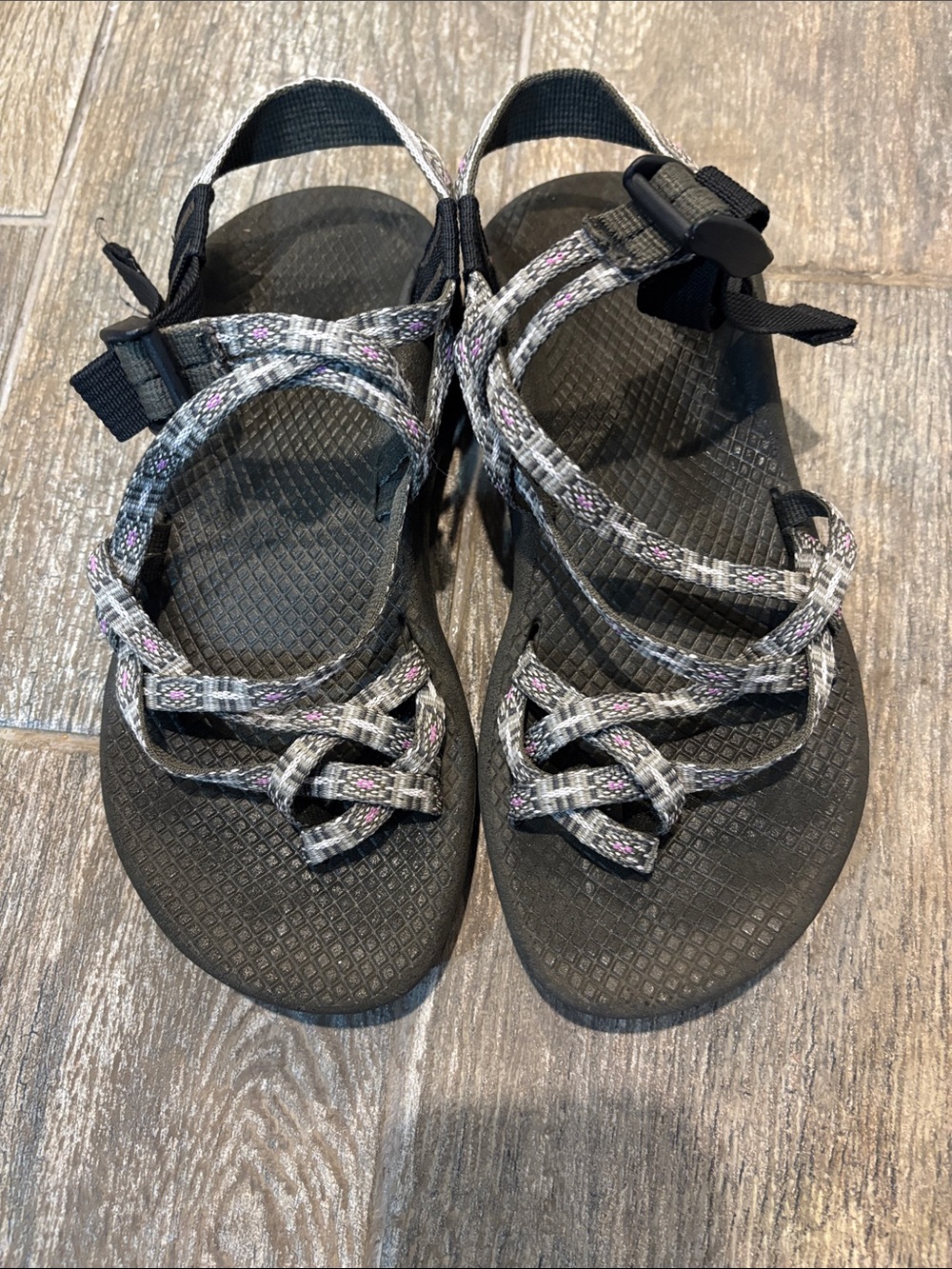Chaco Women's Gray and Black Strappy Sandals size 6